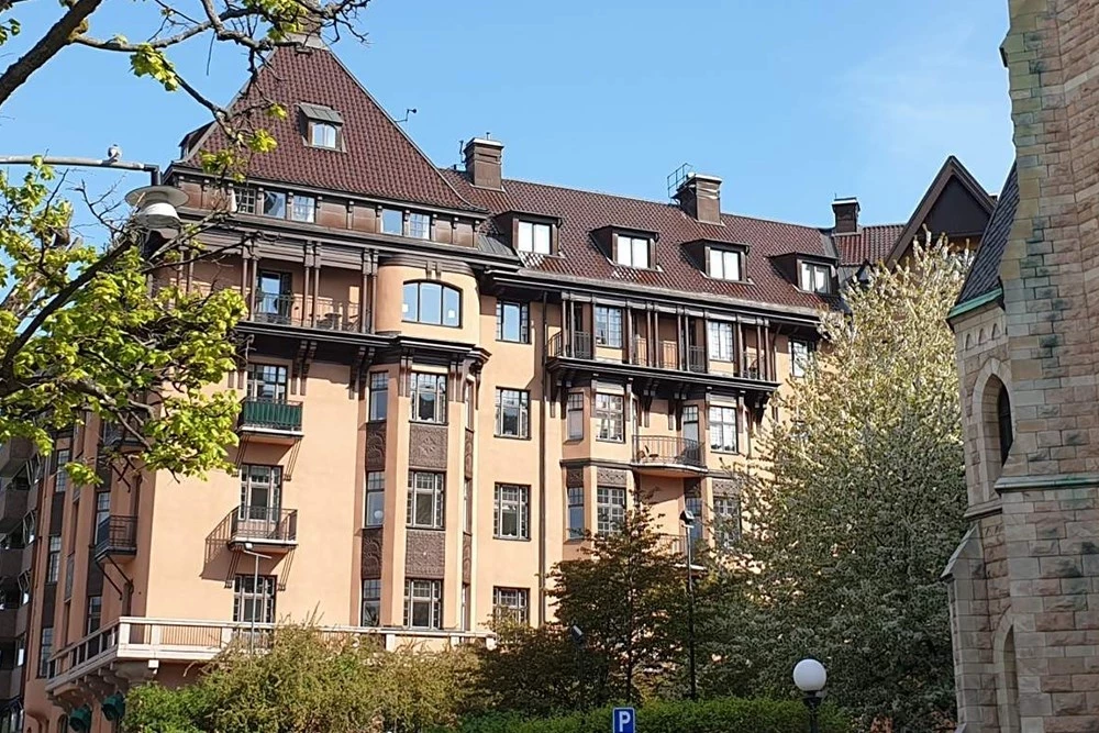 Narvavägen 8